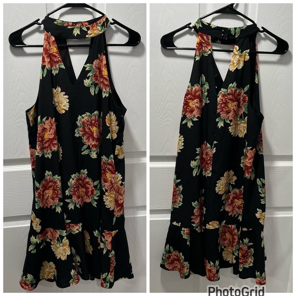Entro Halter Neck Flowy Top Black Floral V Neckline Collared M - Picture 1 of 9